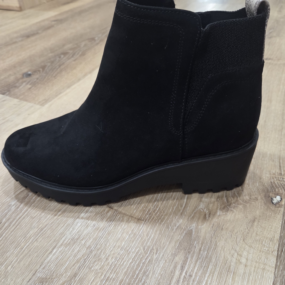 Universal Thread Black Ankle Booties Size 9
